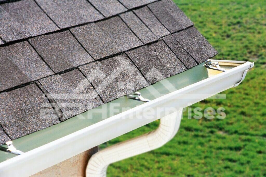 Seamless half-round gutters
