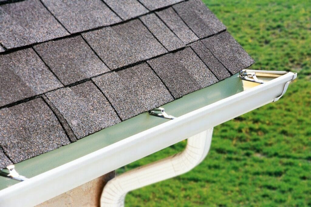 Seamless half-round gutters