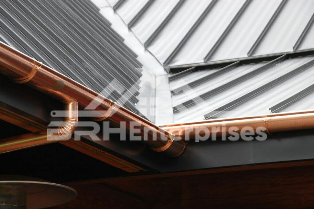 Copper seamless gutters