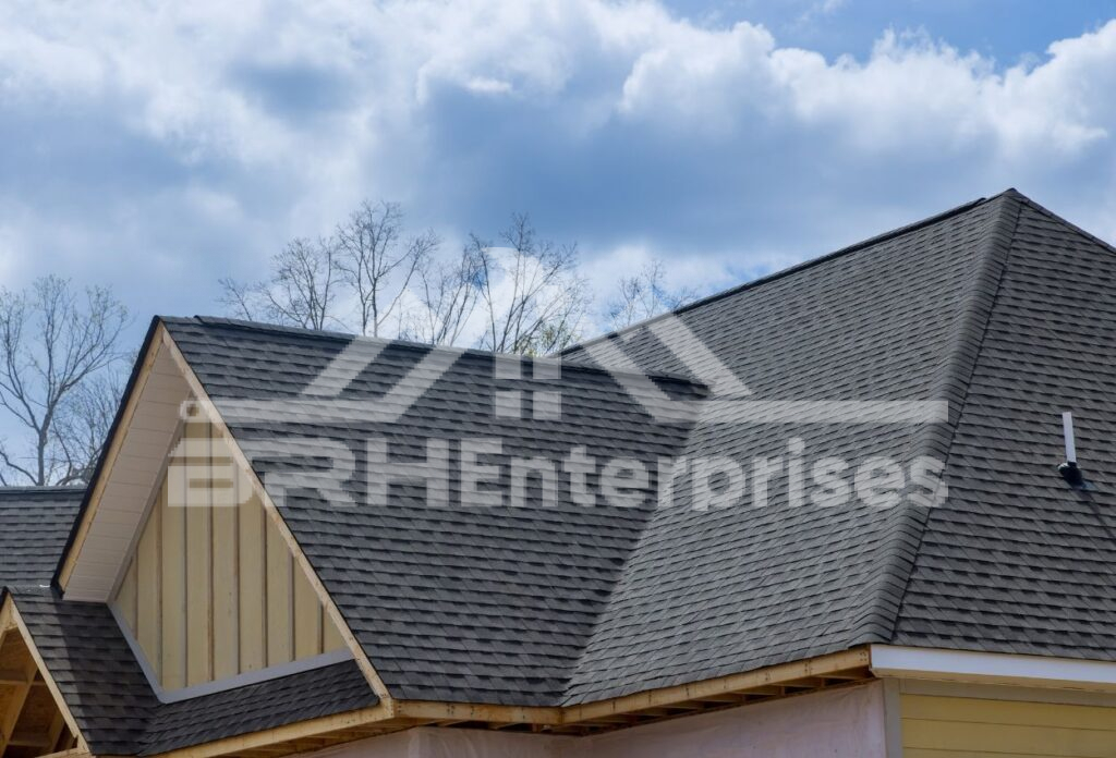 Charcoal gray roof  shingle